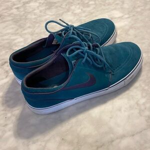 Nike Janowski Teal and Navy size 11
